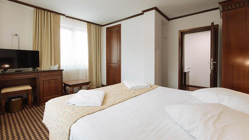 Hotel Alpin Rarau คัมพูลุง โมลโดเวเนสค์ ภายนอก รูปภาพ